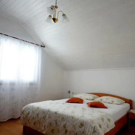 Apartment Jelka I Branko